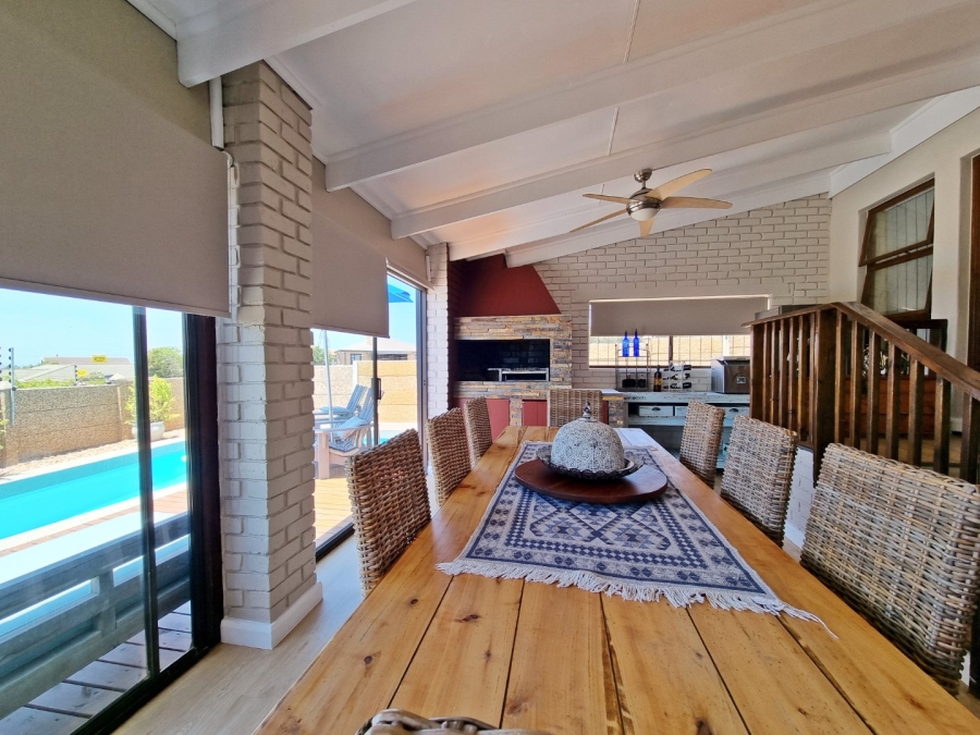 4 Bedroom Property for Sale in Wavecrest Eastern Cape